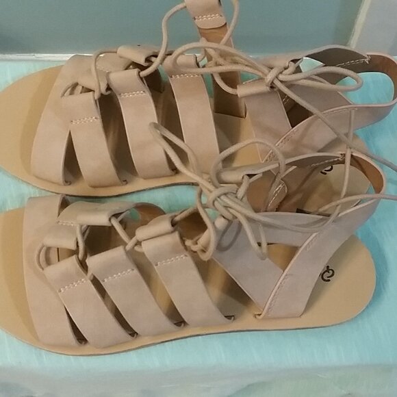 New Women's  Tan Qupid Gladiator Sandals, Size 7.5 - Picture 2 of 4